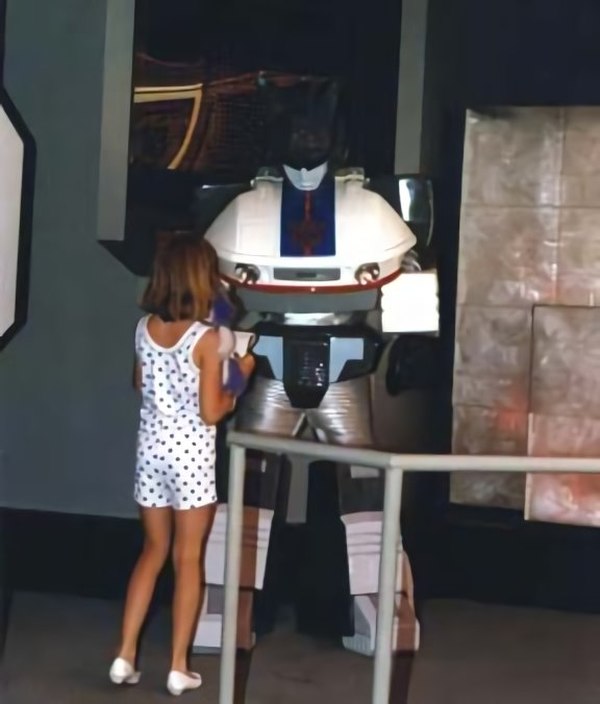 Meet Real Live Transformers On 1985 Transformers Universal Studios Tour 1985  (14 of 16)